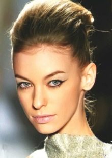 зачіски З начосом (70 фото): укладання з начосом на маківці на середніх, довгих або коротких волоссі? Вечірні зачіски з начосом тому