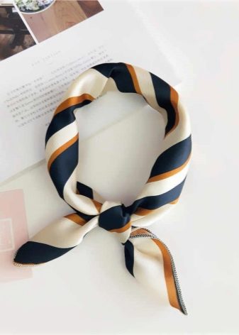 Зачіски з обідком (45 фото): приклади зачісок на середні, довгі і короткі волосся. Як зробити вечірню укладку c обідком з каменів?