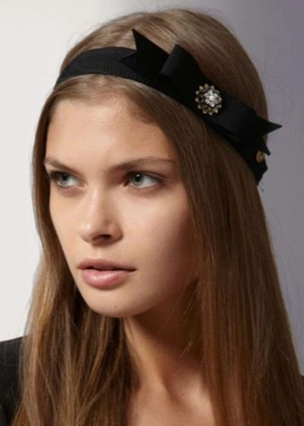 Зачіски з обідком (45 фото): приклади зачісок на середні, довгі і короткі волосся. Як зробити вечірню укладку c обідком з каменів?