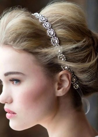 Зачіски з обідком (45 фото): приклади зачісок на середні, довгі і короткі волосся. Як зробити вечірню укладку c обідком з каменів?