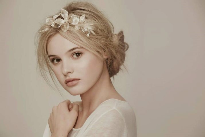 Зачіски з обідком (45 фото): приклади зачісок на середні, довгі і короткі волосся. Як зробити вечірню укладку c обідком з каменів?