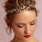 Зачіски з обідком (45 фото): приклади зачісок на середні, довгі і короткі волосся. Як зробити вечірню укладку c обідком з каменів?