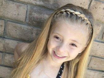 Зачіски з обідком для дівчаток (51 фото): як зробити красиву дитячу зачіску з обідком з квітів покроково? Особливості та поради по виконанню