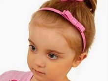 Зачіски з обідком для дівчаток (51 фото): як зробити красиву дитячу зачіску з обідком з квітів покроково? Особливості та поради по виконанню