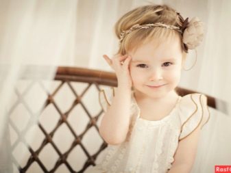 Зачіски з обідком для дівчаток (51 фото): як зробити красиву дитячу зачіску з обідком з квітів покроково? Особливості та поради по виконанню