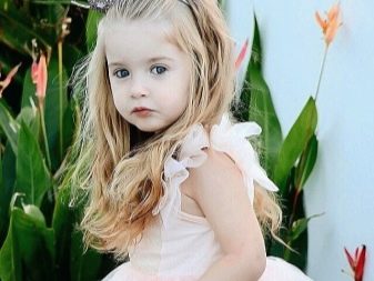 Зачіски з обідком для дівчаток (51 фото): як зробити красиву дитячу зачіску з обідком з квітів покроково? Особливості та поради по виконанню