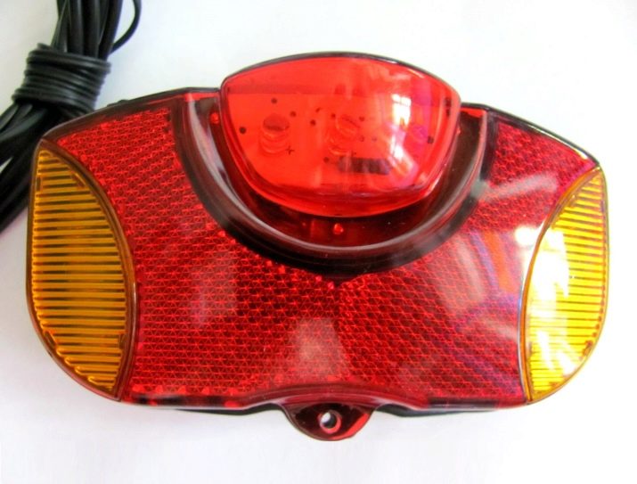 Задній ліхтар на велосипед: огляд велофонарей Blackburn Mars Click. Як вибрати USB-ліхтар з поворотниками, лазерної доріжкою і камерою на багажник і крило?