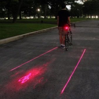 Задній ліхтар на велосипед: огляд велофонарей Blackburn Mars Click. Як вибрати USB-ліхтар з поворотниками, лазерної доріжкою і камерою на багажник і крило?