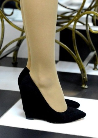 Закриті туфлі (69 фото): з чим носити жіночі моделі з закритими п’ятою і носом