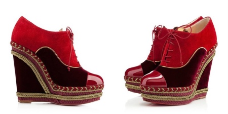 Замшеві ботильйони на танкетці (53 фото): з чим носити зимові моделі з замши