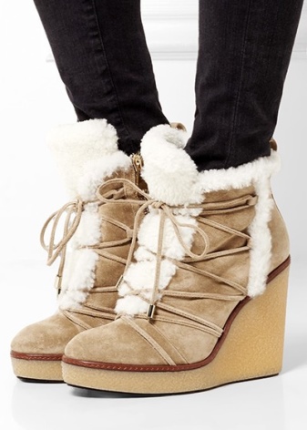 Замшеві ботильйони на танкетці (53 фото): з чим носити зимові моделі з замши