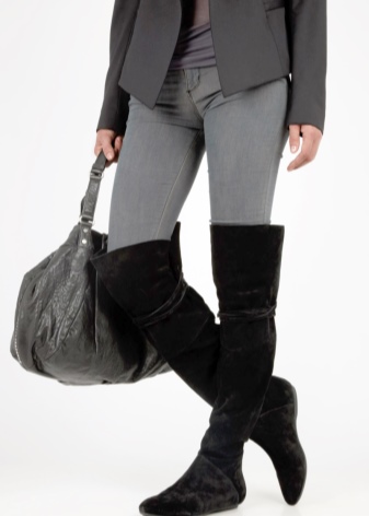 Замшеві чоботи без каблука (52 фото): з чим носити високі сірі і чорні довгі і короткі жіночі моделі із замші