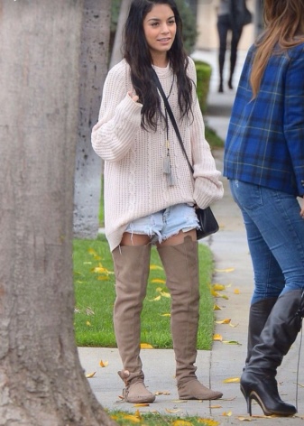 Замшеві чоботи без каблука (52 фото): з чим носити високі сірі і чорні довгі і короткі жіночі моделі із замші