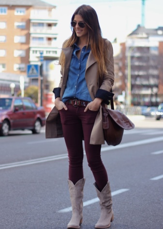 Замшеві чоботи без каблука (52 фото): з чим носити високі сірі і чорні довгі і короткі жіночі моделі із замші