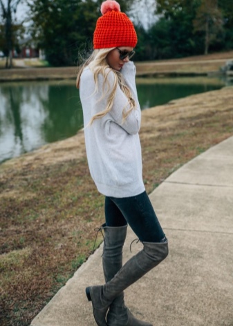 Замшеві чоботи без каблука (52 фото): з чим носити високі сірі і чорні довгі і короткі жіночі моделі із замші