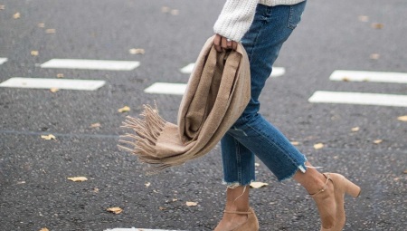 Замшеві туфлі на підборах (66 фото): жіночі моделі на середньому товстому і низькому каблуці, чорні, сині, сірі і бежеві з замші