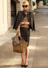 Замшеві туфлі на підборах (66 фото): жіночі моделі на середньому товстому і низькому каблуці, чорні, сині, сірі і бежеві з замші