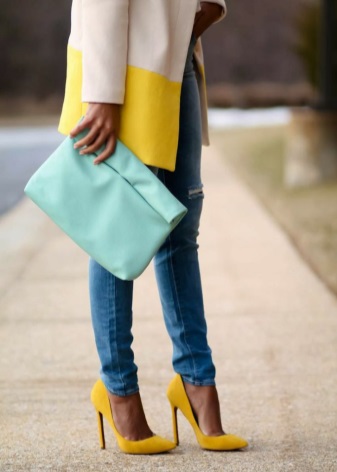 Замшеві туфлі на підборах (66 фото): жіночі моделі на середньому товстому і низькому каблуці, чорні, сині, сірі і бежеві з замші