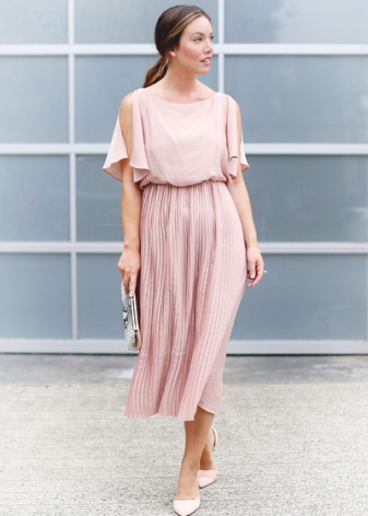 Замшеві туфлі на підборах (66 фото): жіночі моделі на середньому товстому і низькому каблуці, чорні, сині, сірі і бежеві з замші