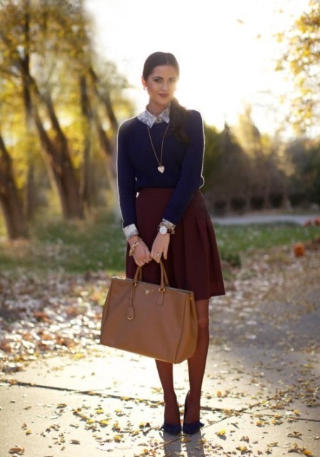 Замшеві туфлі на підборах (66 фото): жіночі моделі на середньому товстому і низькому каблуці, чорні, сині, сірі і бежеві з замші