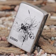 Запальнички у подарунок чоловікові: красиві газові моделі з гравіюванням, особливості вибору