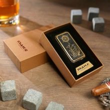 Запальнички у подарунок чоловікові: красиві газові моделі з гравіюванням, особливості вибору