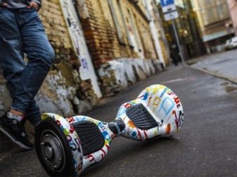 Зарядні пристрої для гироскутеров: як виглядає роз’єм для універсальної зарядки? Чому зарядний пристрій горить зеленим світлом?