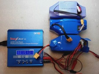 Зарядні пристрої для гироскутеров: як виглядає роз’єм для універсальної зарядки? Чому зарядний пристрій горить зеленим світлом?