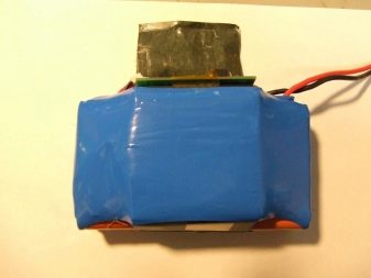 Зарядні пристрої для гироскутеров: як виглядає роз’єм для універсальної зарядки? Чому зарядний пристрій горить зеленим світлом?