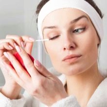 Засоби для росту вій в домашніх умовах (24 фото): народні рецепти для зміцнення довгих вій. Як покроково поліпшити вії?