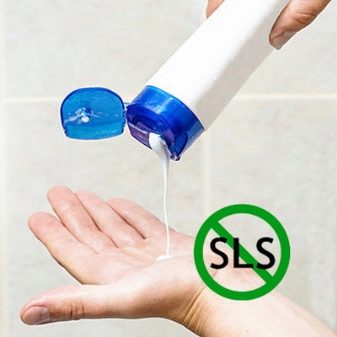 Засоби для сухого волосся: зволожуючий кондиціонер і спрей для дуже сухого волосся, сироватка проти ламкості і відновлення фарбованого волосся