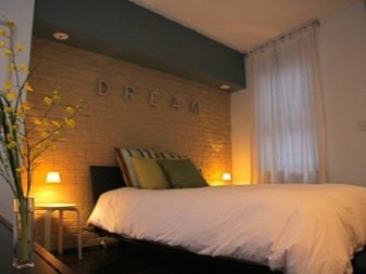 Затишна спальня (53 фото): як створити затишок в маленькій кімнаті? Як зробити гарний дизайн інтер’єру? Найновіші модні ідеї