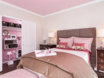 Затишна спальня (53 фото): як створити затишок в маленькій кімнаті? Як зробити гарний дизайн інтер’єру? Найновіші модні ідеї