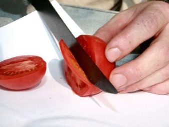 Заточка ножів: як правильно точити кухонні ножі своїми руками? Як заточити лезо в домашніх умовах до бритвеної гостроти? Чим краще їх нагострити будинку?