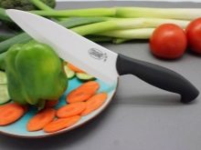 Заточка ножів: як правильно точити кухонні ножі своїми руками? Як заточити лезо в домашніх умовах до бритвеної гостроти? Чим краще їх нагострити будинку?