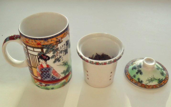 Заварочная гуртка з ситом: як вибрати чашку для заварювання чаю з кришкою і керамічних або порцелянових ситечком?