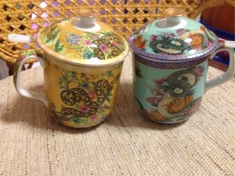 Заварочная гуртка з ситом: як вибрати чашку для заварювання чаю з кришкою і керамічних або порцелянових ситечком?