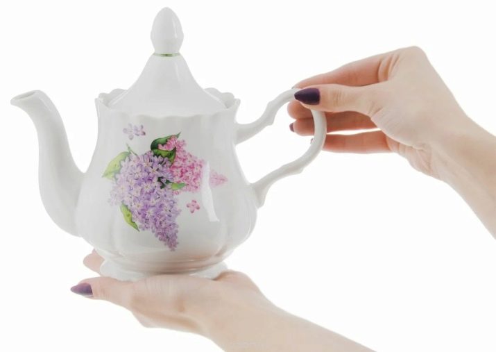заварювальні чайники Фарфорові: білі дулевские чайники з ситечком для заварки чаю, чайники «Імператорський фарфор»