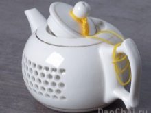 заварювальні чайники Фарфорові: білі дулевские чайники з ситечком для заварки чаю, чайники «Імператорський фарфор»