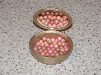 Зберігання косметики: де правильно зберігати вдома? Стандартні умови зберігання парфумерної та косметичної продукції, використання контейнерів і коробок