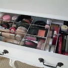 Зберігання косметики: де правильно зберігати вдома? Стандартні умови зберігання парфумерної та косметичної продукції, використання контейнерів і коробок