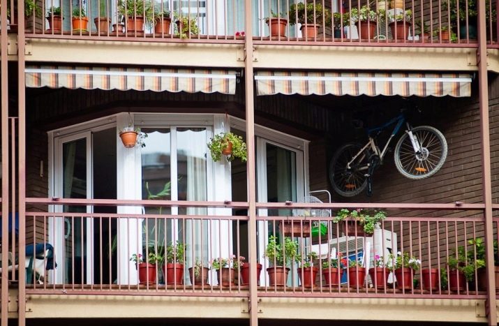 Зберігання на балконі і лоджії (53 фото): ідеї організації системи зберігання речей і взуття, овочів і банок. Вибір місця для функціональної зони