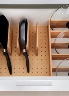 Зберігання сковорідок: вибір підставки. Опис органайзерів і тримачів для зберігання сковорідок на кухні