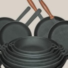 Зберігання сковорідок: вибір підставки. Опис органайзерів і тримачів для зберігання сковорідок на кухні