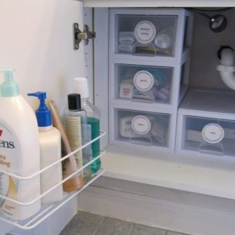 Зберігання у ванній кімнаті (43 фото): системи зберігання рушників і іграшок, ідеї організації простору та оптимальні рішення