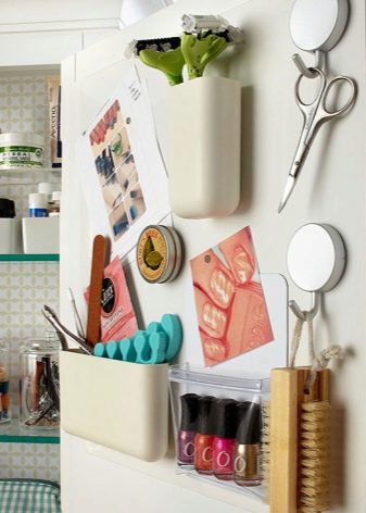 Зберігання у ванній кімнаті (43 фото): системи зберігання рушників і іграшок, ідеї організації простору та оптимальні рішення