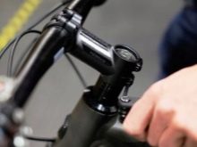 Зберігання велосипедів: як зберігати в під’їзді і гаражі? Особливості сезонного зберігання взимку. Чи можна зберігати в загальному коридорі і на сходовому майданчику?