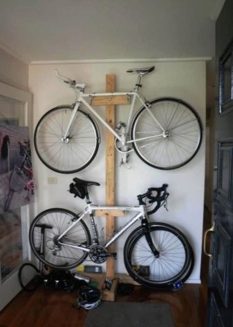 Зберігання велосипедів: як зберігати в під’їзді і гаражі? Особливості сезонного зберігання взимку. Чи можна зберігати в загальному коридорі і на сходовому майданчику?