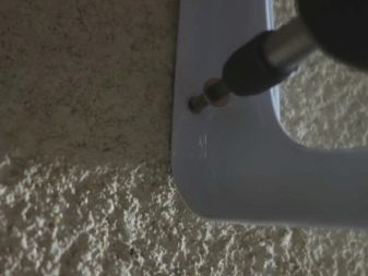 Зберігання велосипеда на балконі (32 фото): як його можна зберігати взимку? Варіанти кріплення. Де повісити велосипед в чохлі?