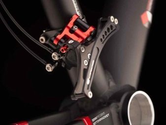 Зберігання велосипеда на балконі (32 фото): як його можна зберігати взимку? Варіанти кріплення. Де повісити велосипед в чохлі?